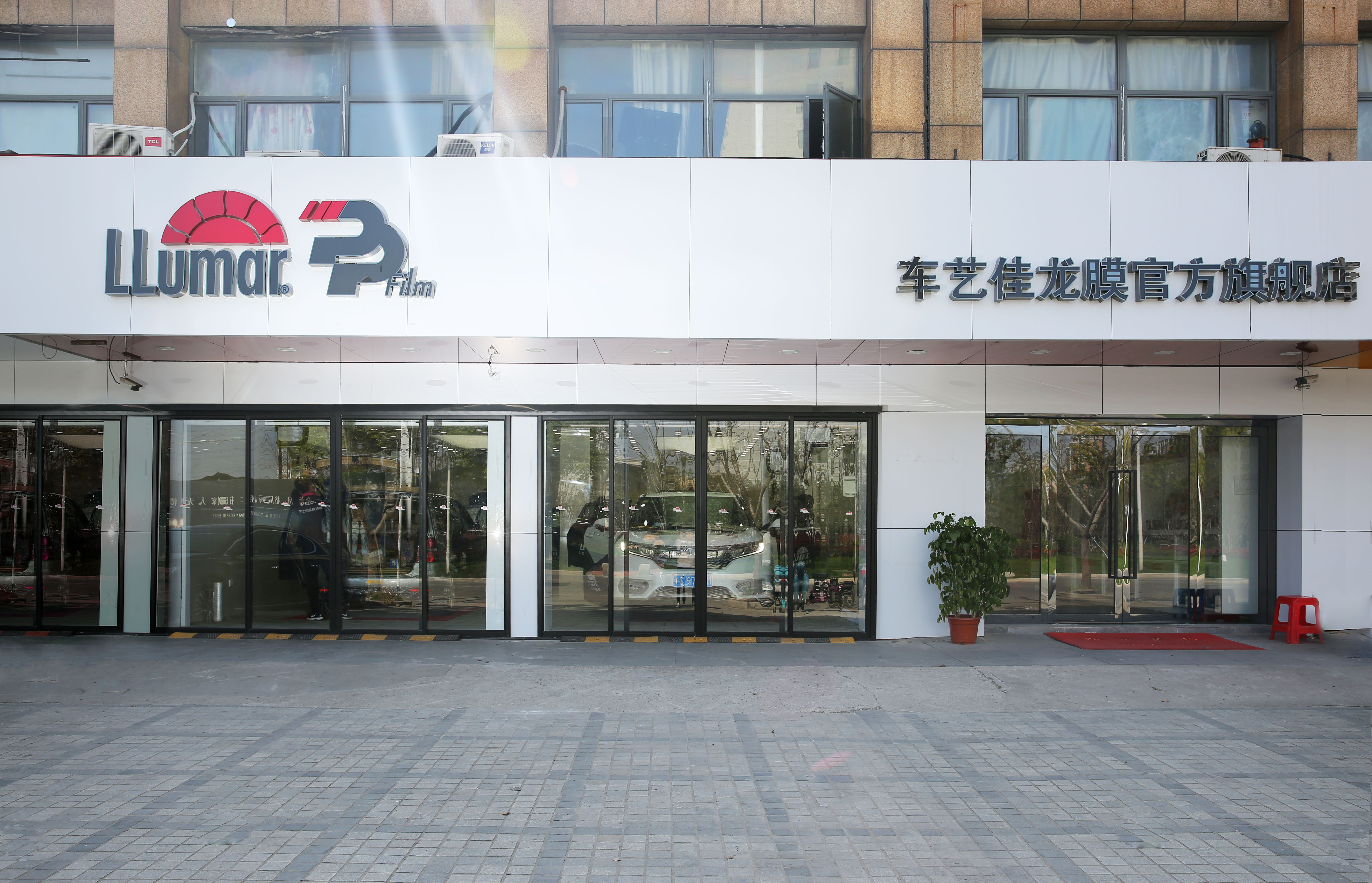 龙膜后羿70与后羿30装贴实测对比 -- 车辆施工龙膜后羿70与后羿30装贴