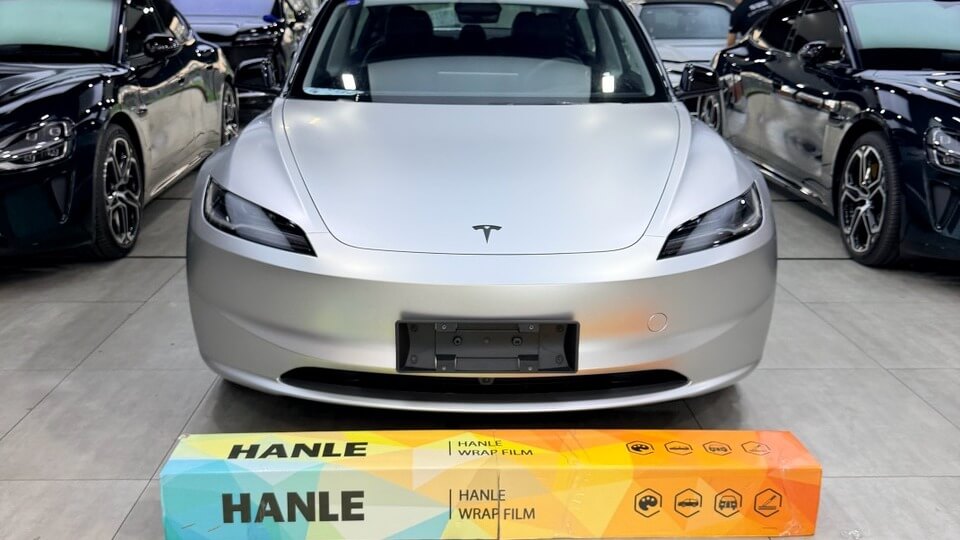 特斯拉Model3改色汉乐亚历山大银 宁波专业改色施工