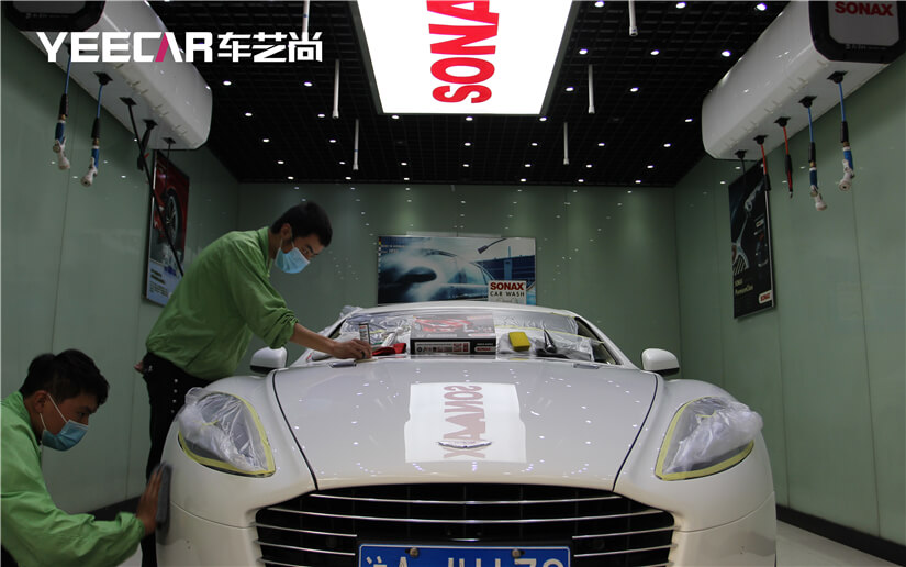 进行sonax镀晶作业