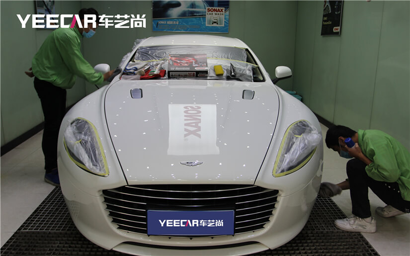 多个技师协调施工