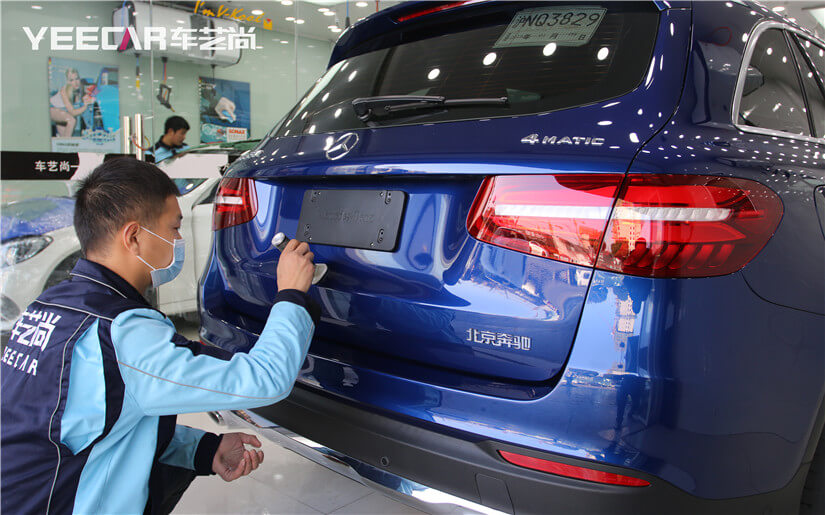 车漆表面进行sonax镀晶作业