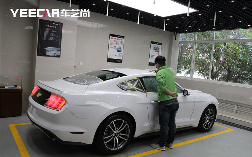 干净柔软的专用毛巾擦拭