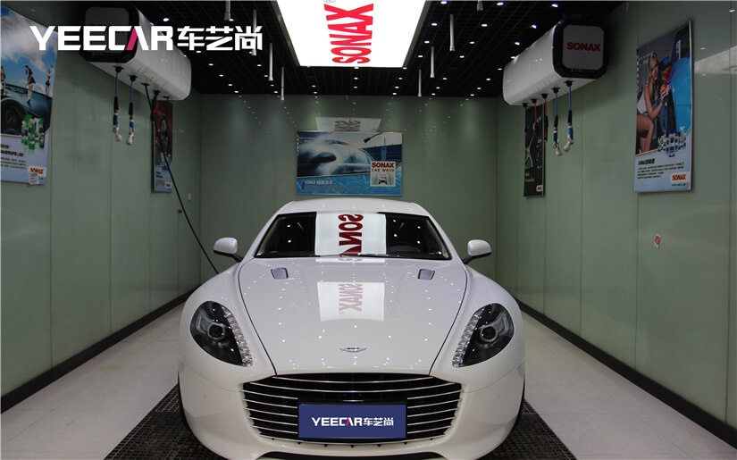 车漆表面的光泽度更高