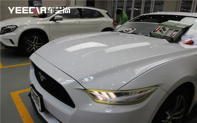 镀晶前会在车灯、玻璃表面做保护