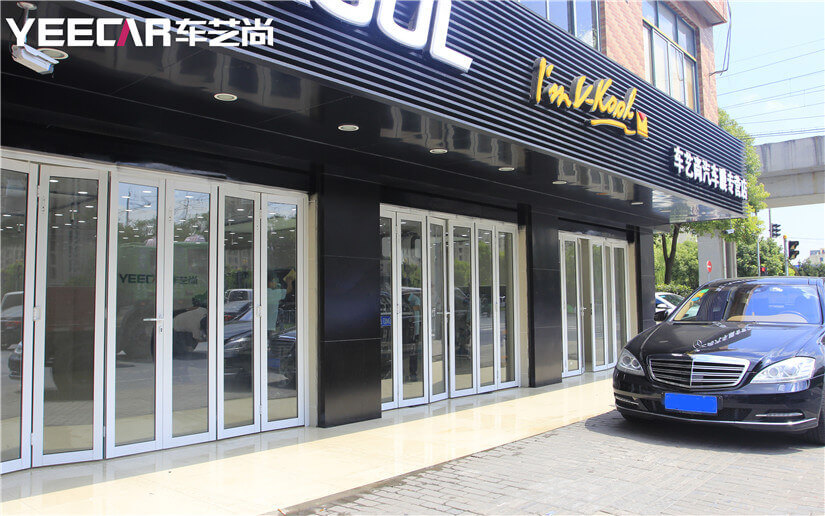 专业的贴膜技师团队