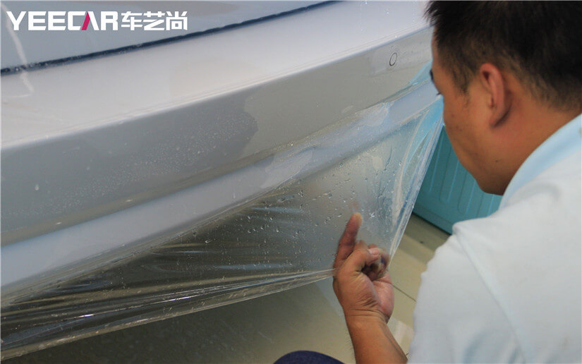 膜与车漆之间的贴膜液