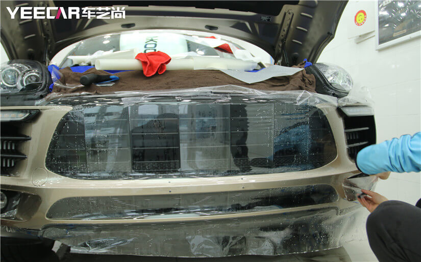 把多余的边料裁掉