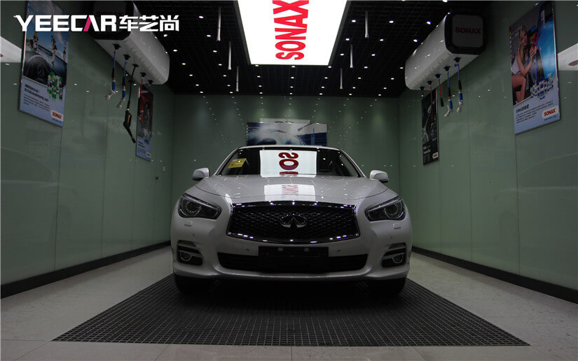 Q50在真华路店贴膜镀晶施工后效果展示