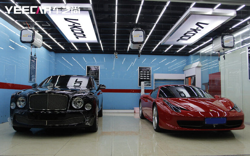 法拉利和慕尚合影