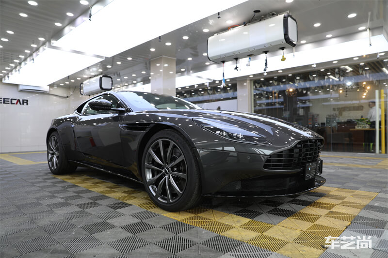 阿斯顿马丁车膜效果图