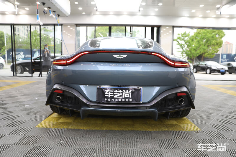 阿斯顿马丁车灯贴膜