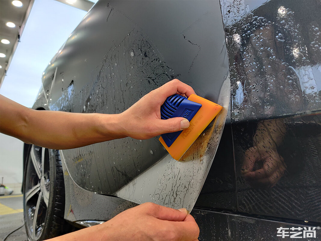 奔驰CLS贴完威固哑光车衣会发生什么有趣的现象呢？（10）