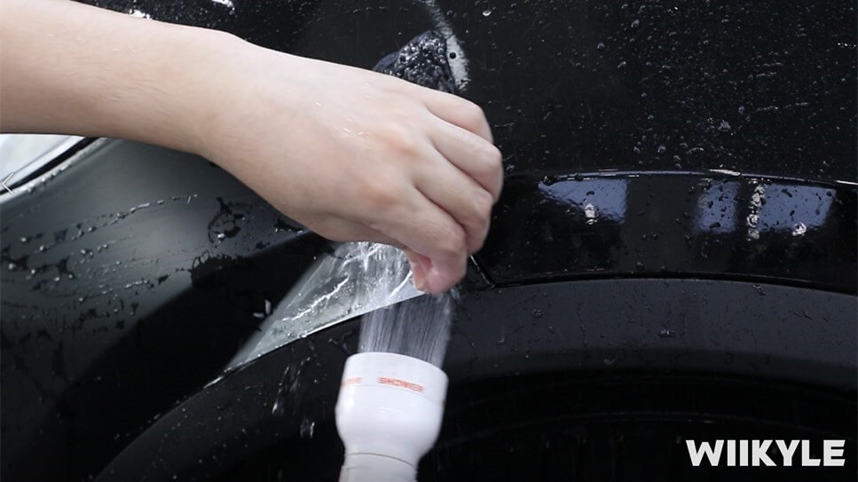 微水施工，避免水分太多，不易结合