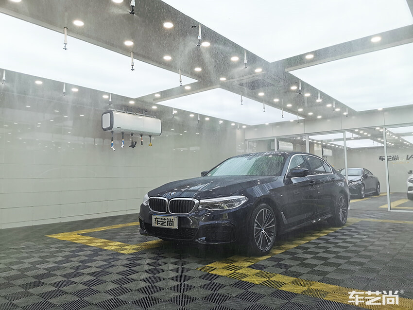 汽车贴膜时无尘喷淋的好处是什么？