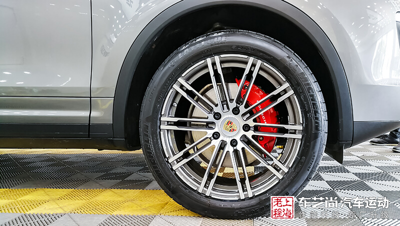 保时捷卡钳喷漆