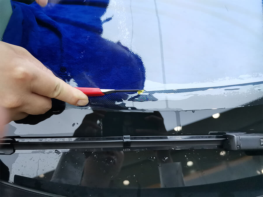 汽车贴膜垫片裁膜会划伤玻璃吗？