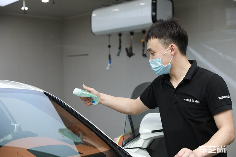 便宜的膜更容易产生气泡吗？