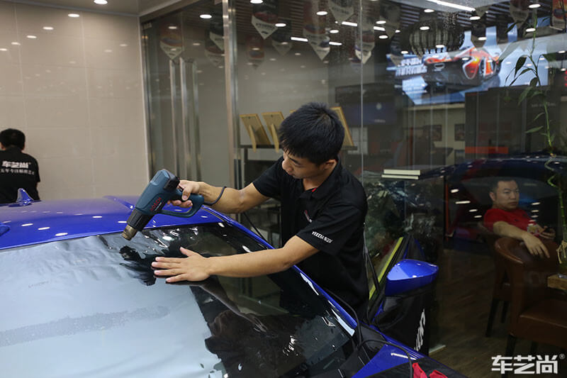汽车贴膜施工过程（图九）