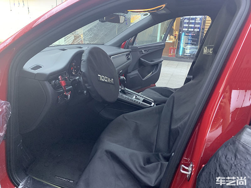 保时捷卡宴施工威固隔热膜案例图片二