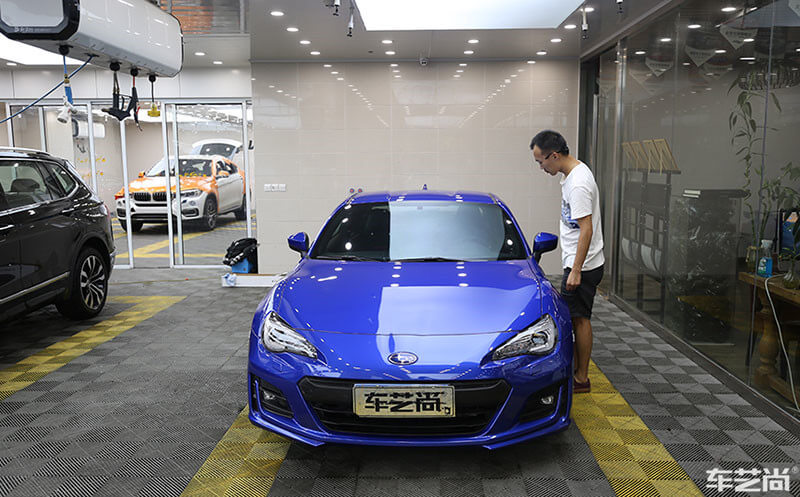 汽车贴膜后是什么样子的？