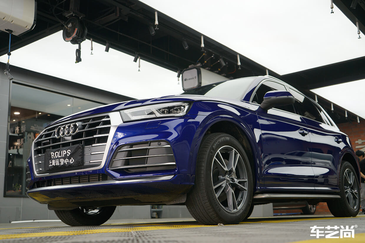 蓝色奥迪Q5L施工罗利普斯漆面保护膜流程图（14）