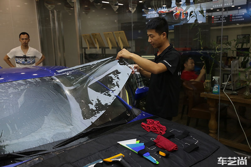 汽车贴膜施工过程（图七）
