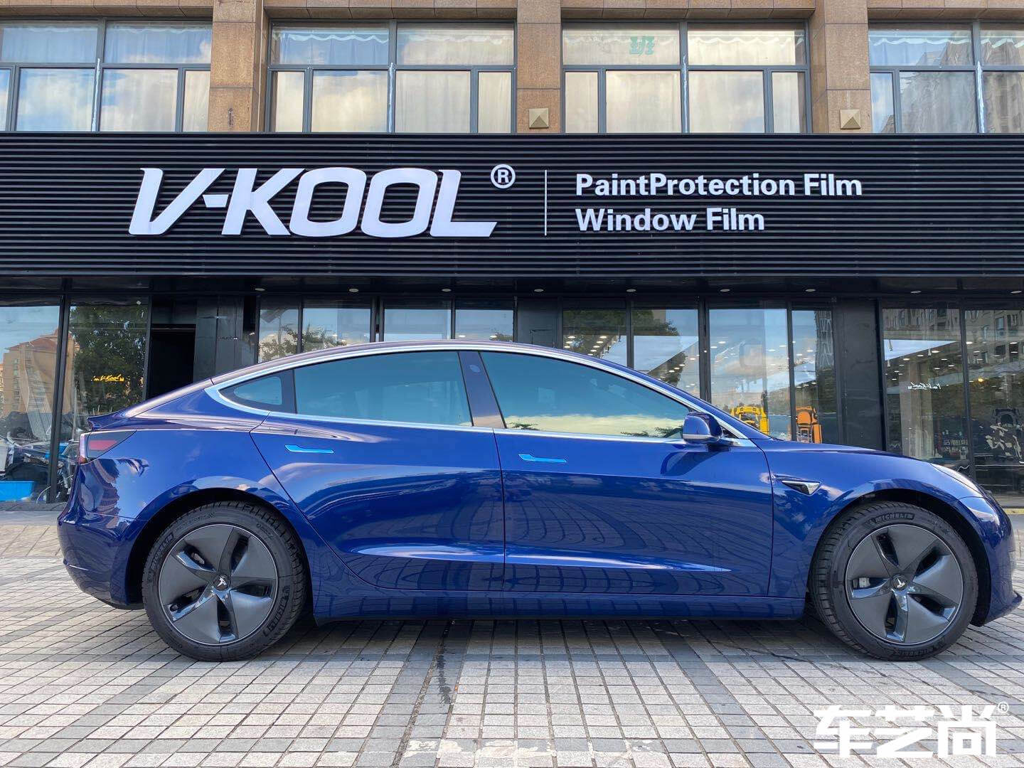 威固施工特斯拉隔热膜效果图