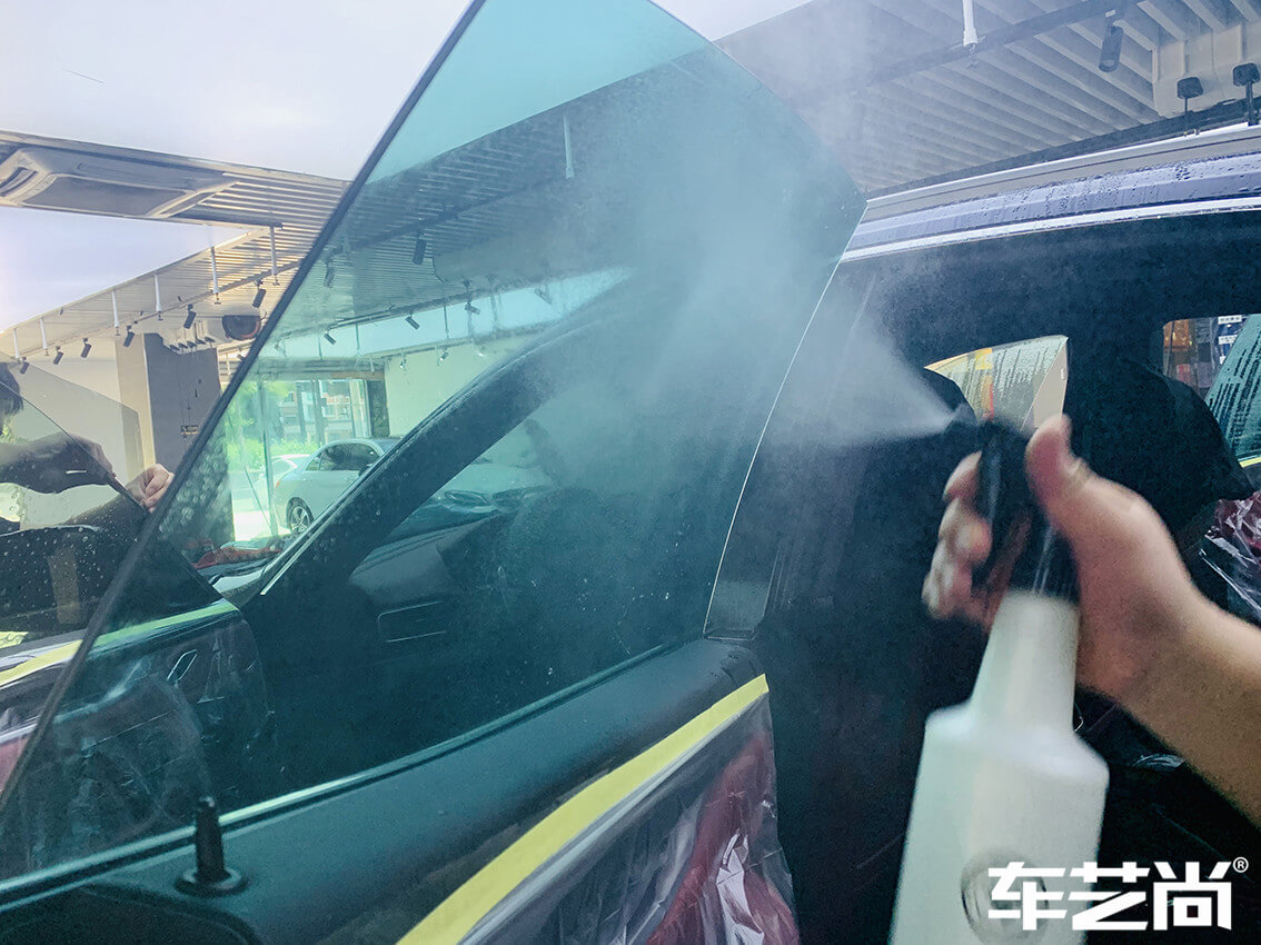 玛莎拉蒂Levante贴威固隔热膜流程图（9）