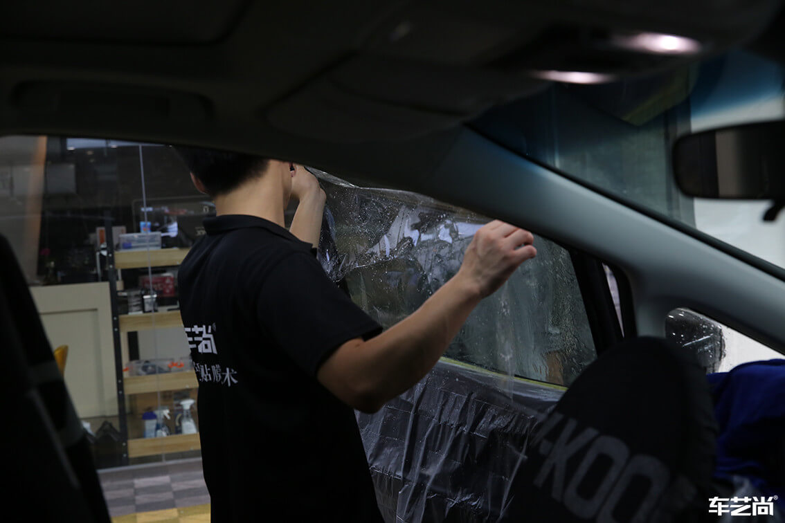 本田奥德赛选择车艺尚施工威固隔热膜，流程展示（8）