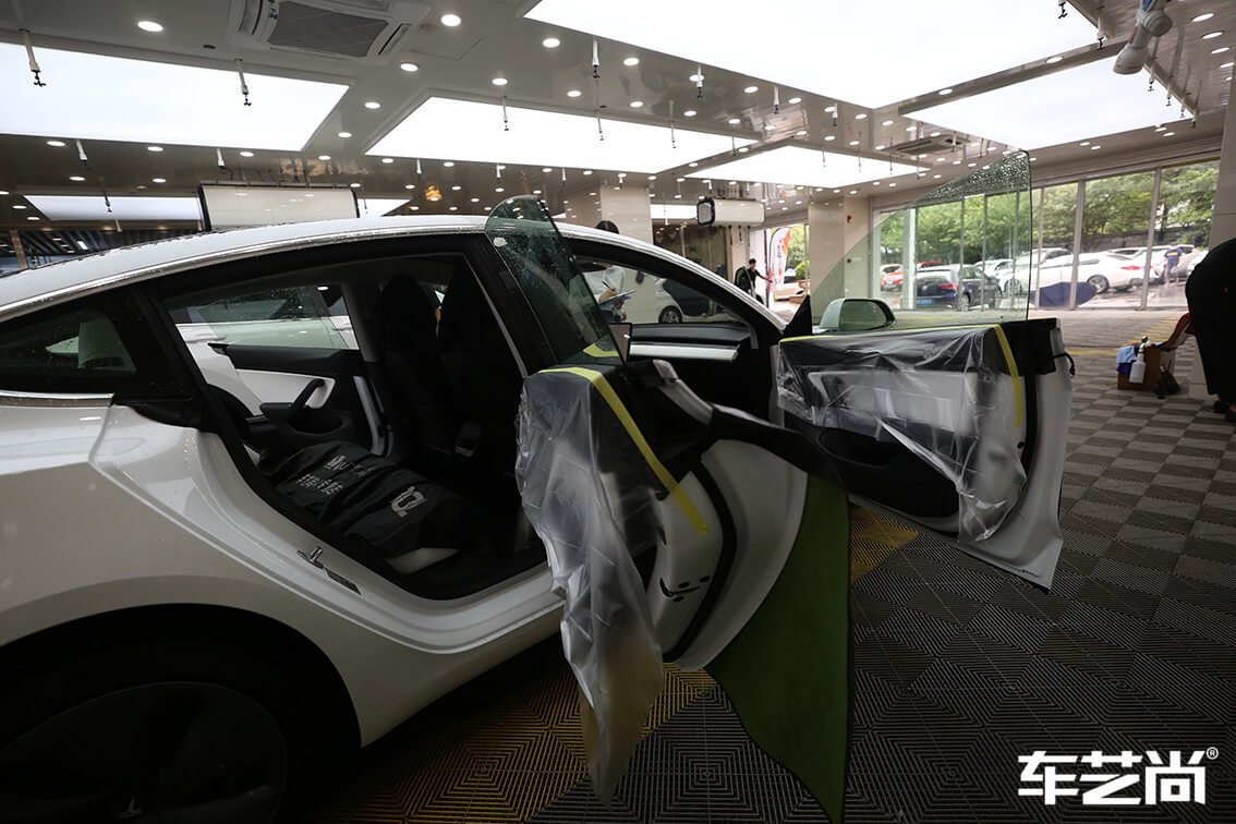 特斯拉 Moel 3选择威固隔热膜施工流程+效果图（1）