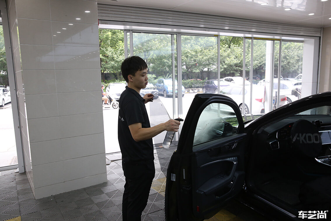 奥迪 A6L装贴威固隐形车衣，施工流程展示（4）