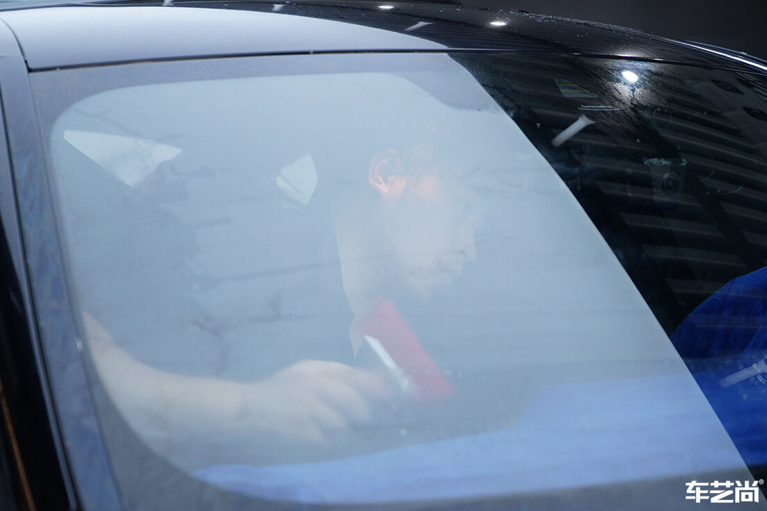 宝马X6贴威固玻璃膜，安全隔热效果好！（3）