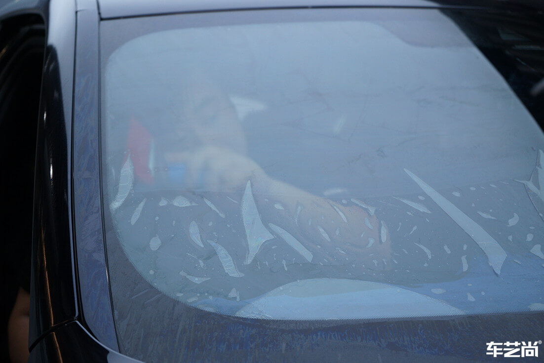 宝马X6贴威固玻璃膜，安全隔热效果好！（4）
