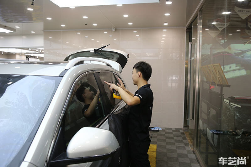 荣威RX5施工威固隔热膜过程展示（图八）