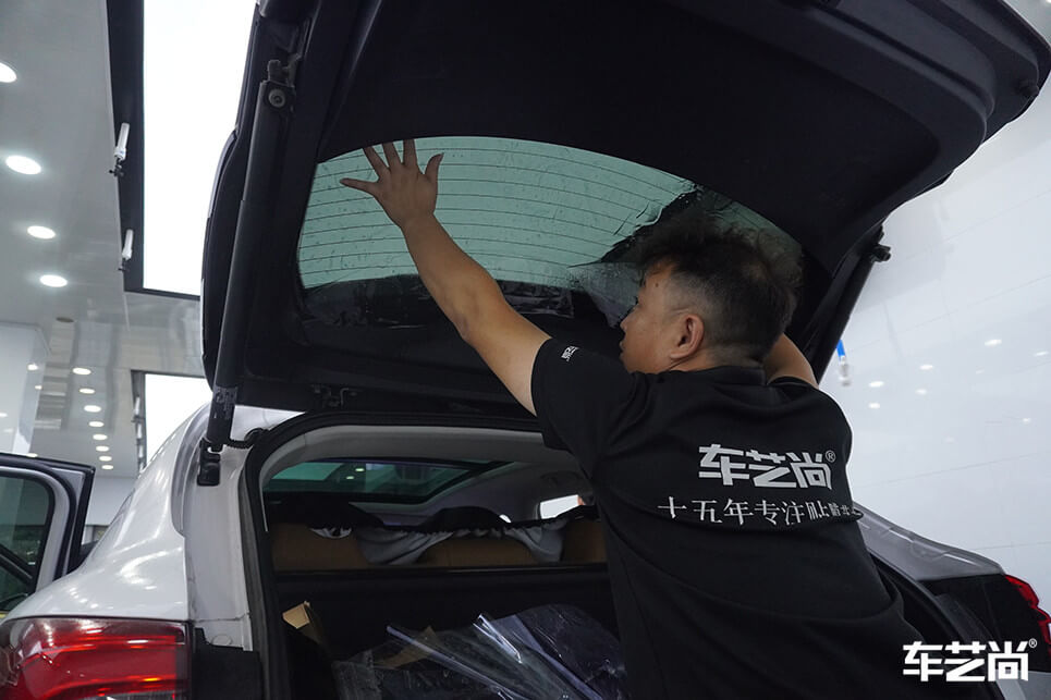 荣威RX5施工威固玻璃膜，施工流程+效果图展示（5）
