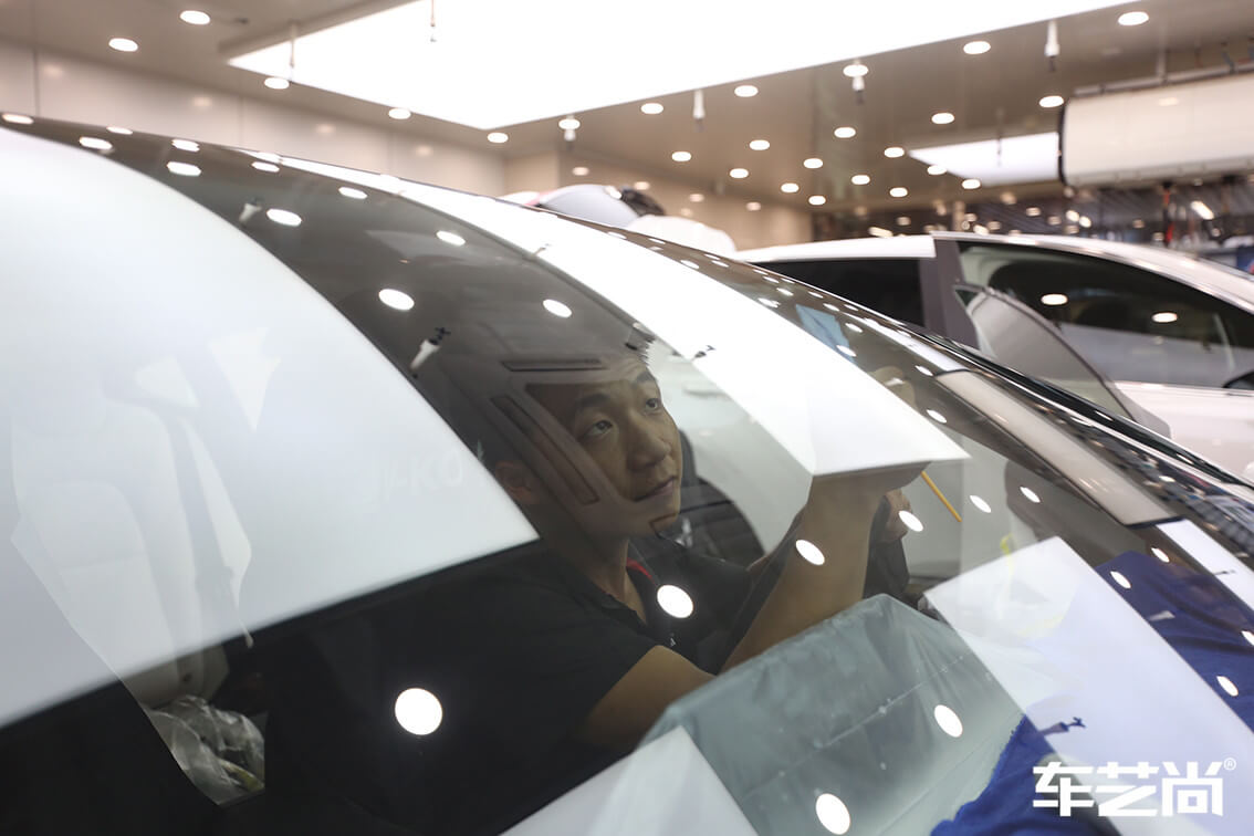 特斯拉 Moel 3选择威固隔热膜施工流程+效果图（14）