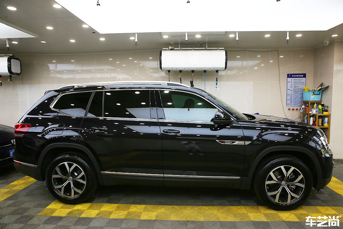 大众380 TSI施工威固玻璃膜（13）