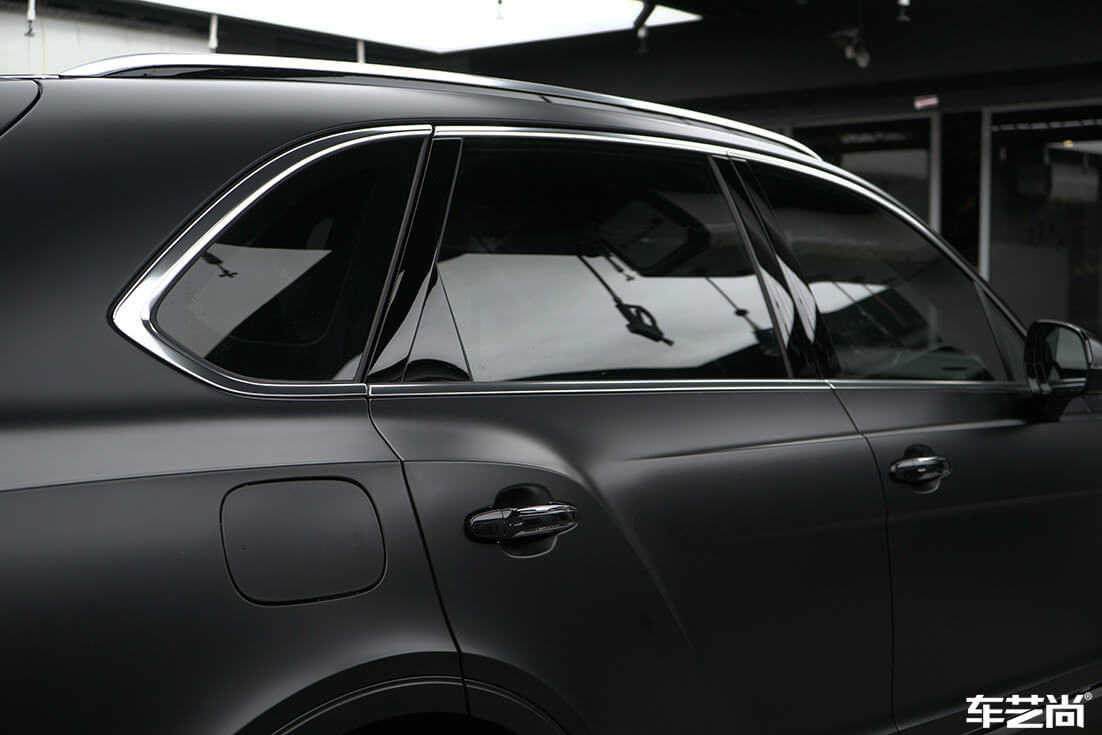 宾利添越施工威固隔热膜流程展示，细节呈现（14）