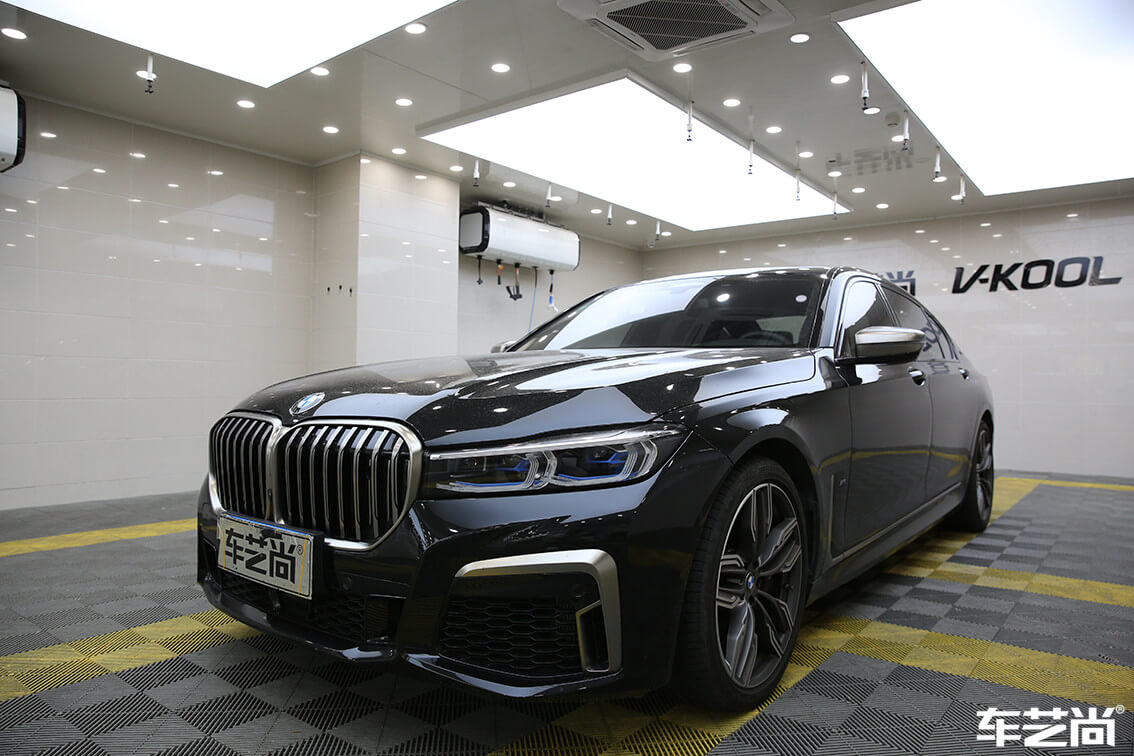 宝马7系装贴威固隐形车衣，施工流程展示（9）