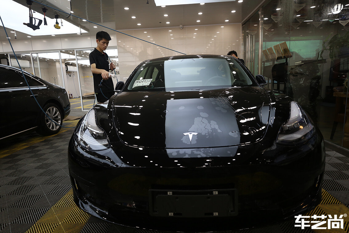 特斯拉Model 3施工威固隔热膜施工流程细节图展示图（2）