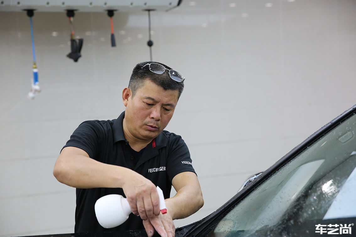 宝马X3装贴威固隐形车衣，施工流程展示（7）