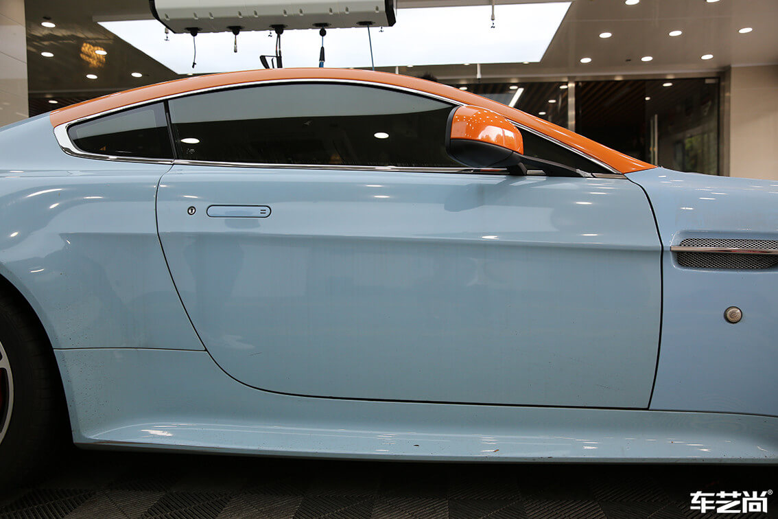 蓝色阿斯顿马丁选择车艺尚进行车辆清洗（22）