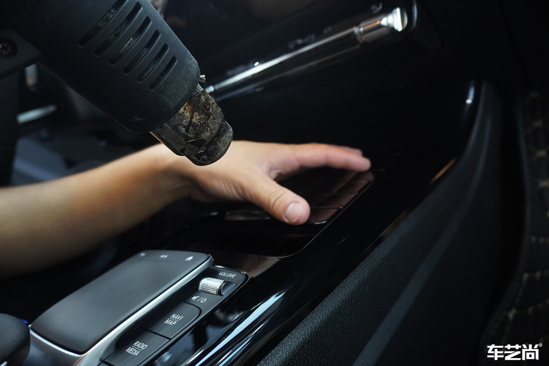 奔驰装贴威固隐形车衣，施工流程展示（9）