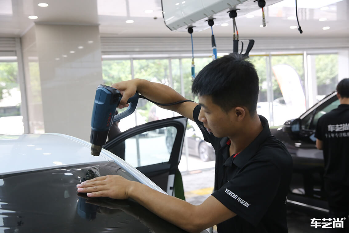 宝马3系施工隔热膜，带给您不一样的保护（11）