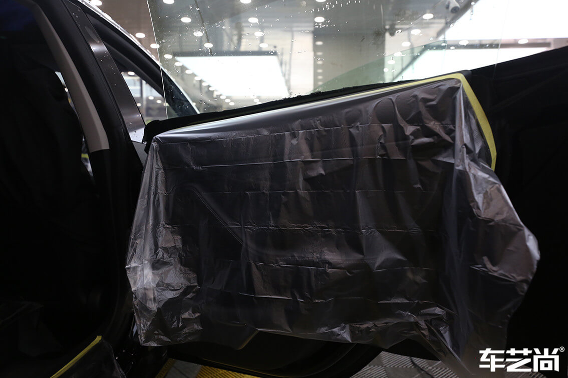 特斯拉Model 3施工威固隔热膜施工流程细节图展示图（7）