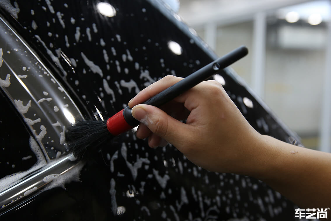 大众380 TSI施工威固玻璃膜（2）