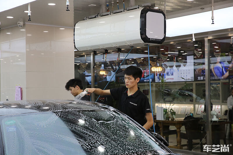 奥迪A6L施工威固隔热膜过程展示（图一）