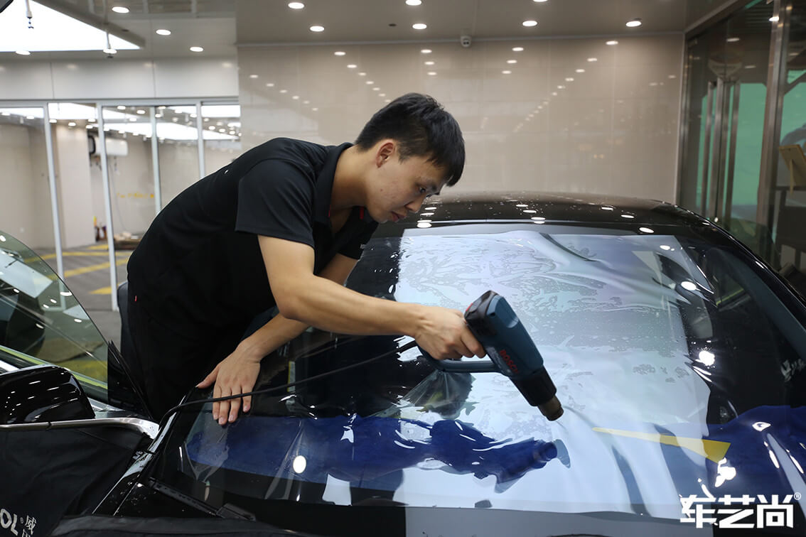 特斯拉Model 3施工威固隔热膜施工流程细节图展示图（12）