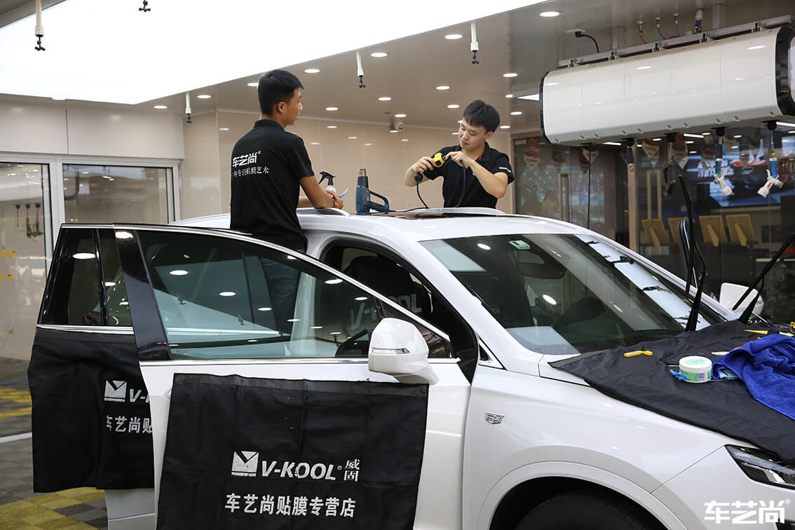 凯迪拉克装贴威固隔热膜，施工流程展示（9）