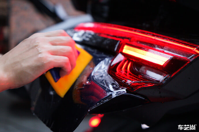 保时捷帕拉梅拉施工威固车衣，施工流程展示（8）